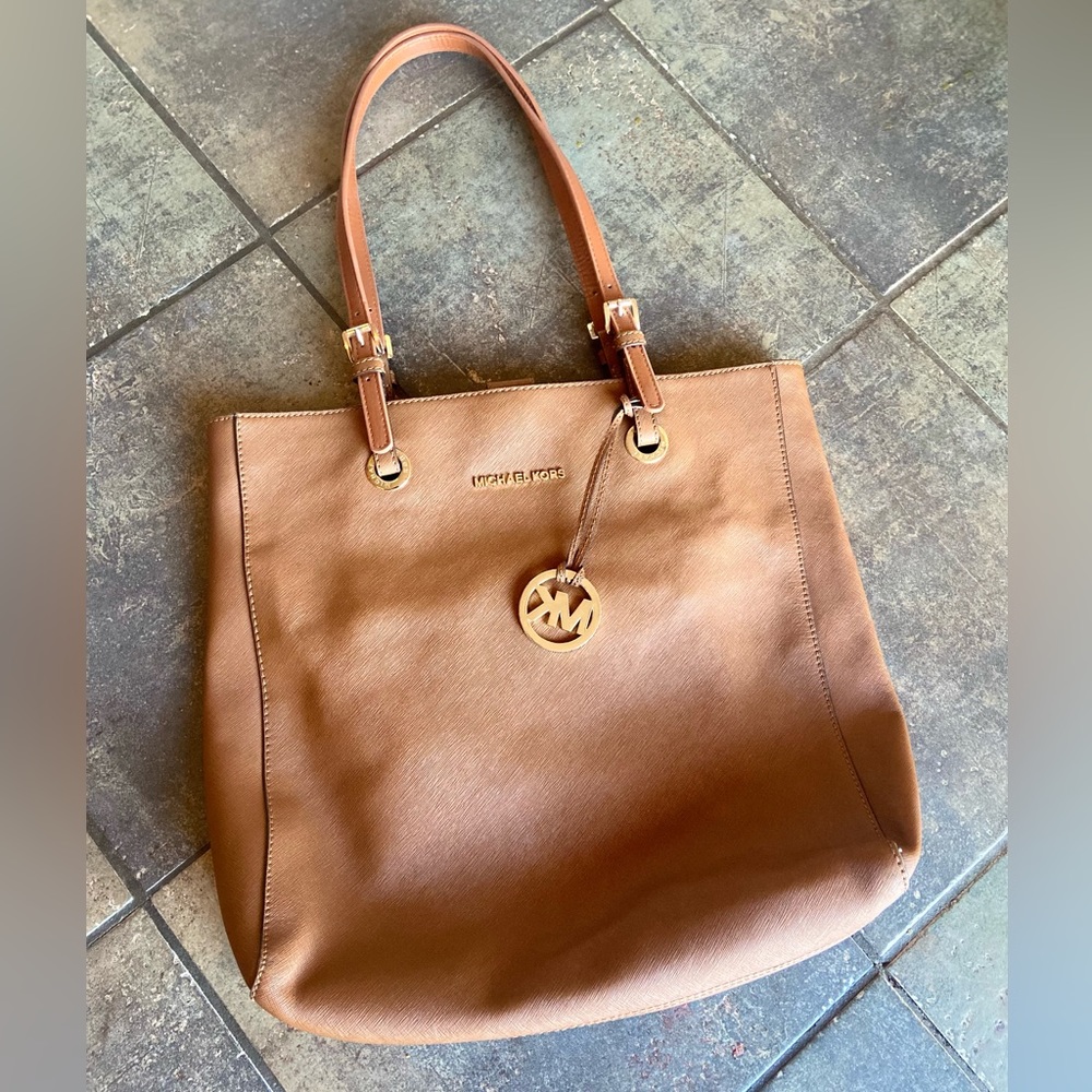 Michael Kors tote - large, camel, leather, brown, like- new, purse
